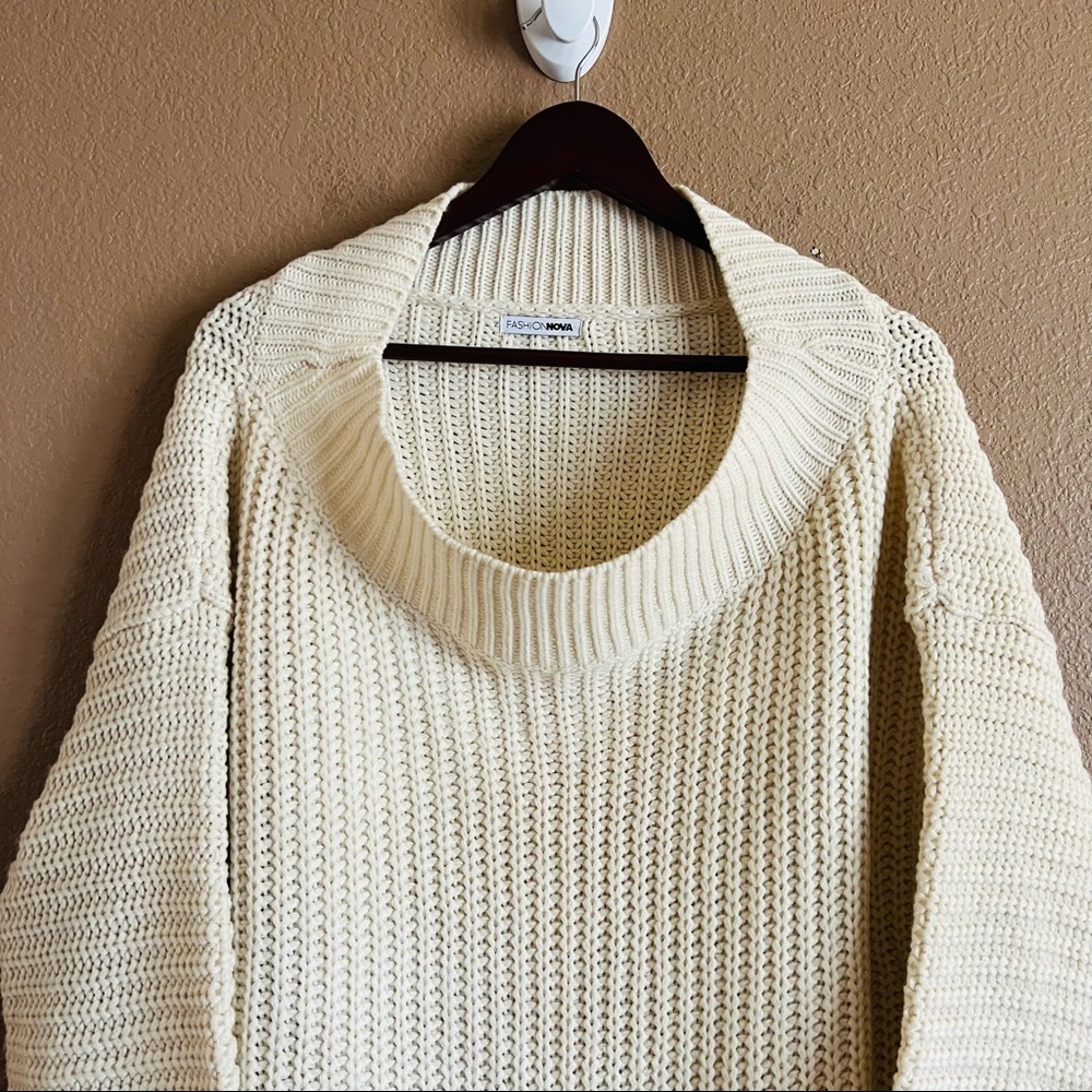 Fashion Nova Oversized Knit Sweater Cream Color Size S/M - Picture 3 of 9